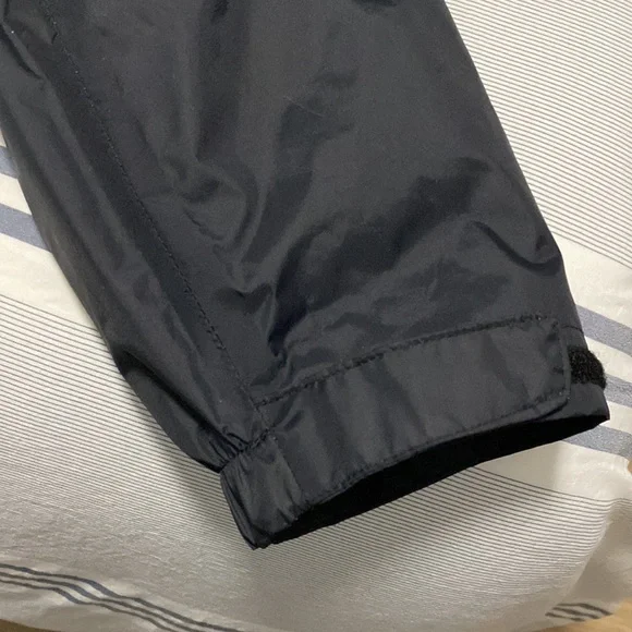 Men’s Columbia rain jacket - Picture 5 of 9